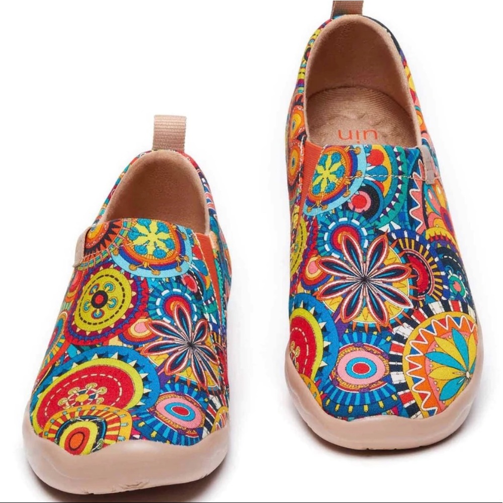 NEW Uin Art Travel Shoes